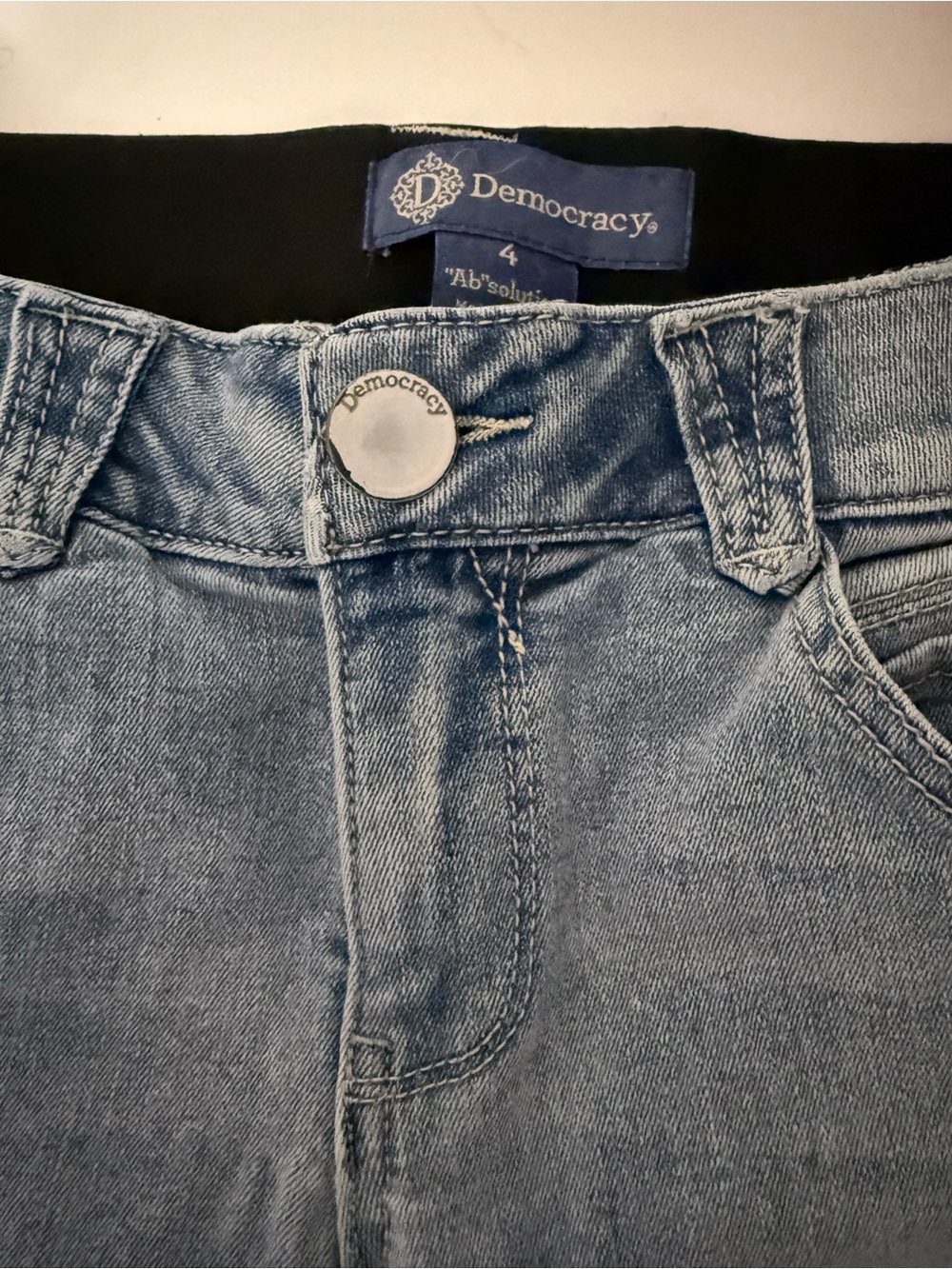 Democracy Light Blue Boyfriend Bermuda Jeans - Picture 2 of 6